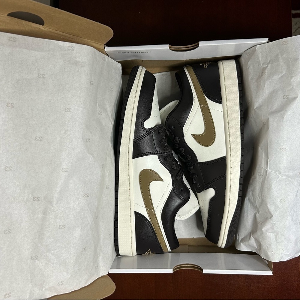 Nike Air Jordan 1 Low Shadow Brown (Size 9M / 10.5W) - Picture 15 of 16